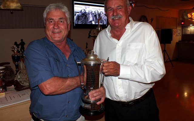 Johan Burmeister (links) by Jean Downing: 2de Algehele Visvang-, 2de Bootkampioen en Beste Sportmansgees